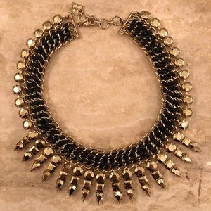 BCBG NECKLACE GOLD AND BLACK